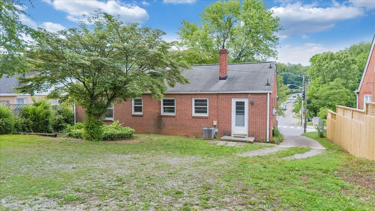 1113 Brandon AVE - Photo 23