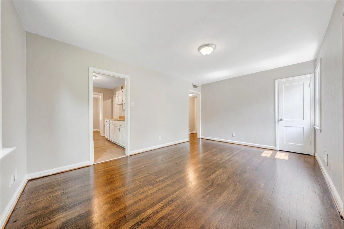 2109 Colgate ST - Photo 2