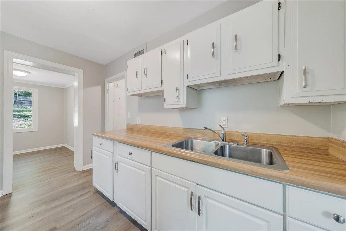 2109 Colgate ST - Photo 7