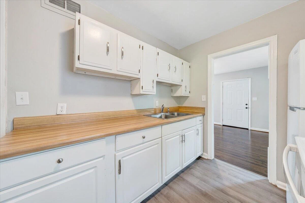 2109 Colgate ST - Photo 8