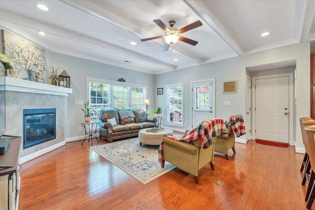 5665 Sullivan LN - Photo 17