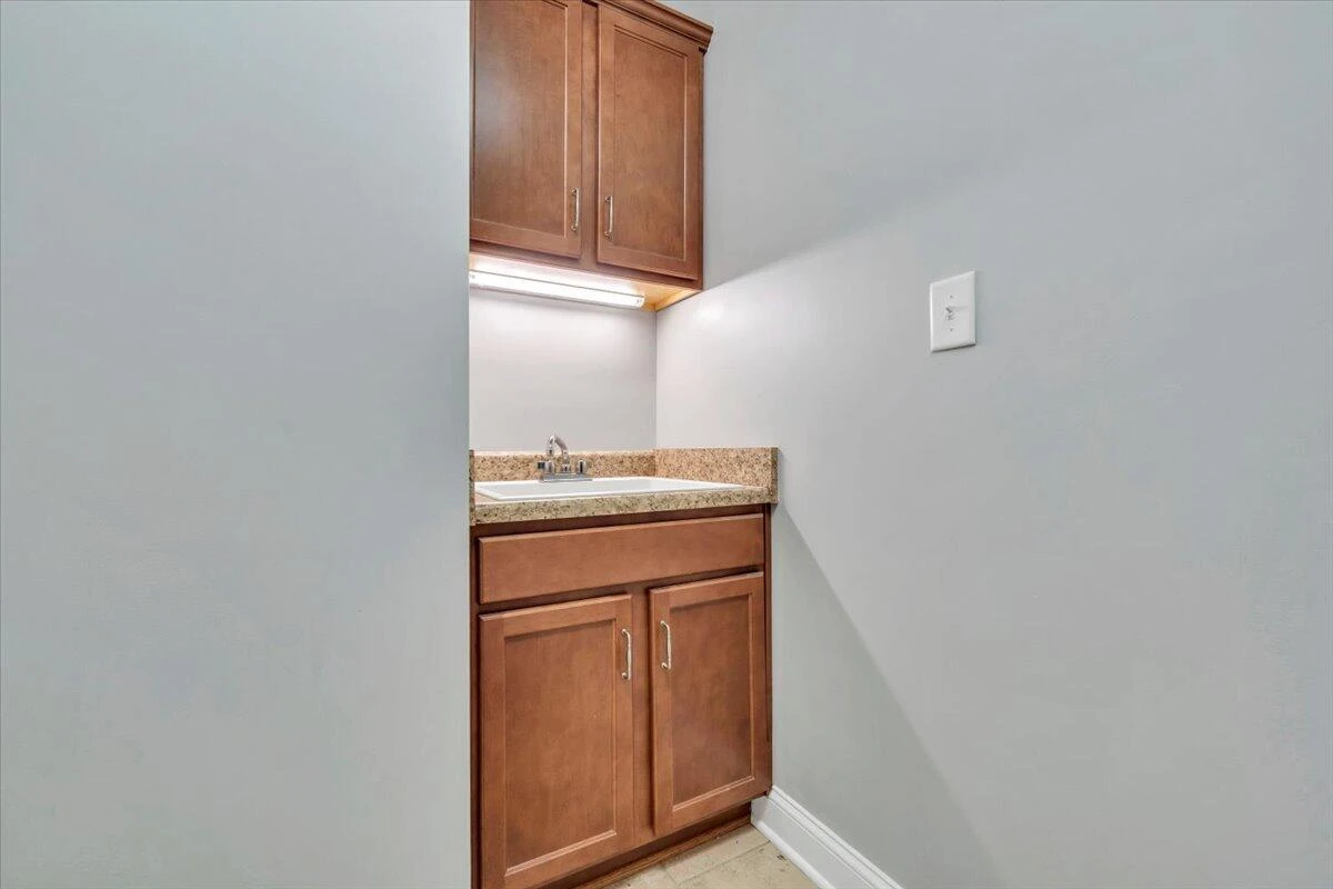 5665 Sullivan LN - Photo 40