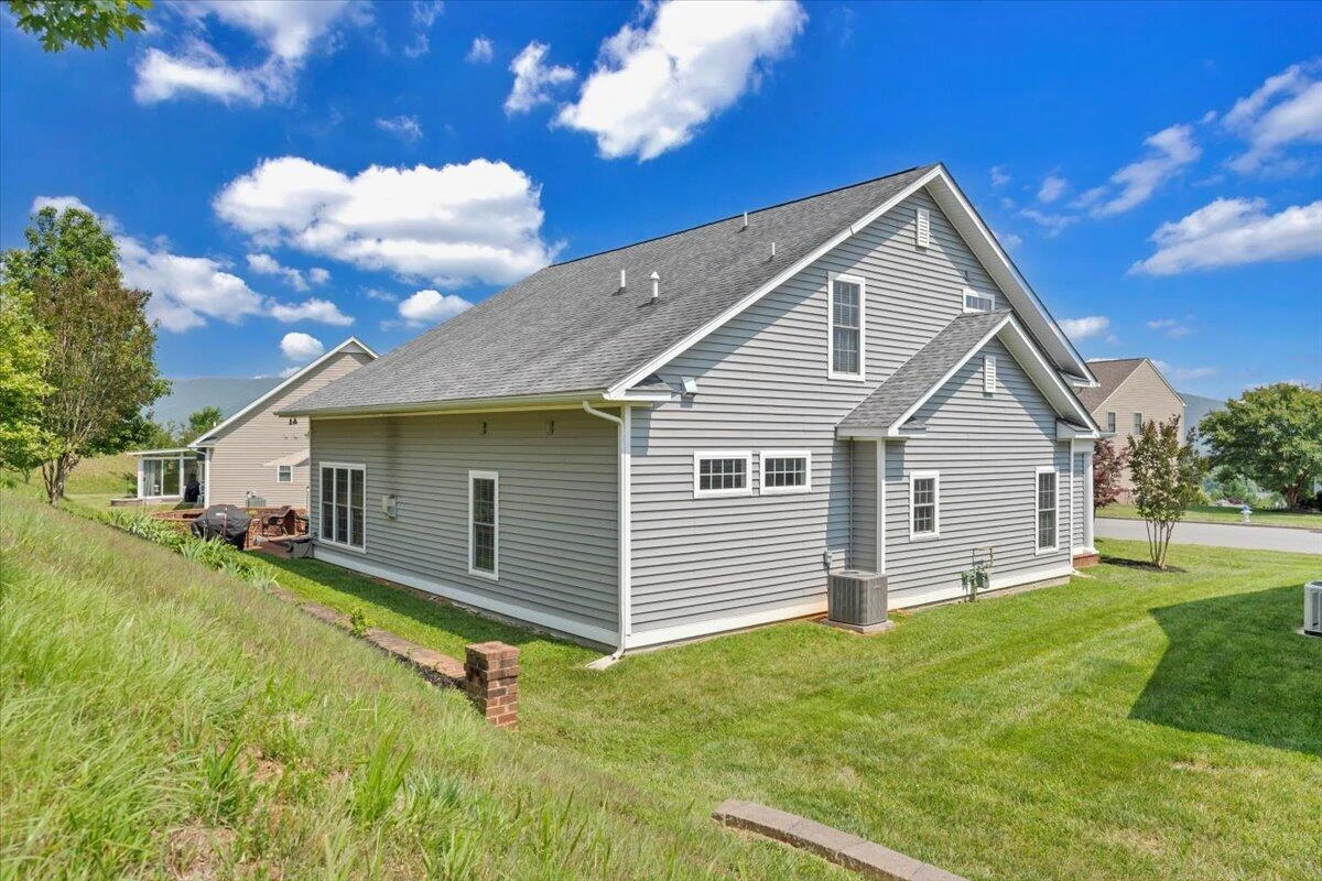 5665 Sullivan LN - Photo 59