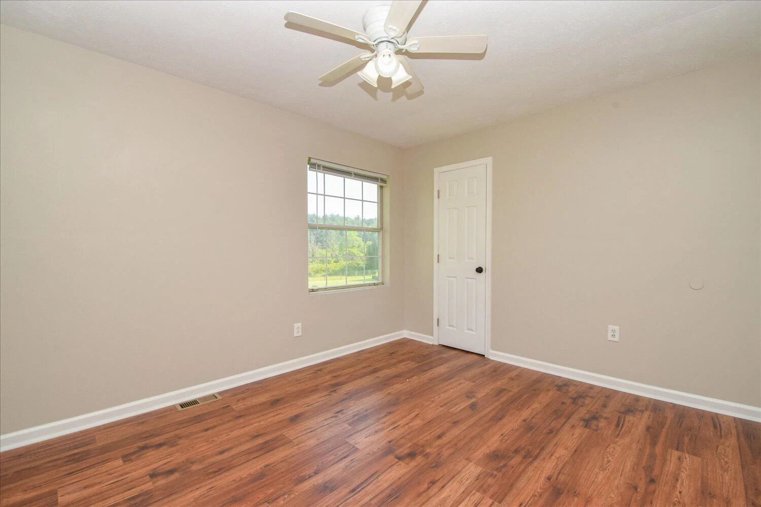 938 Boulder LN - Photo 11