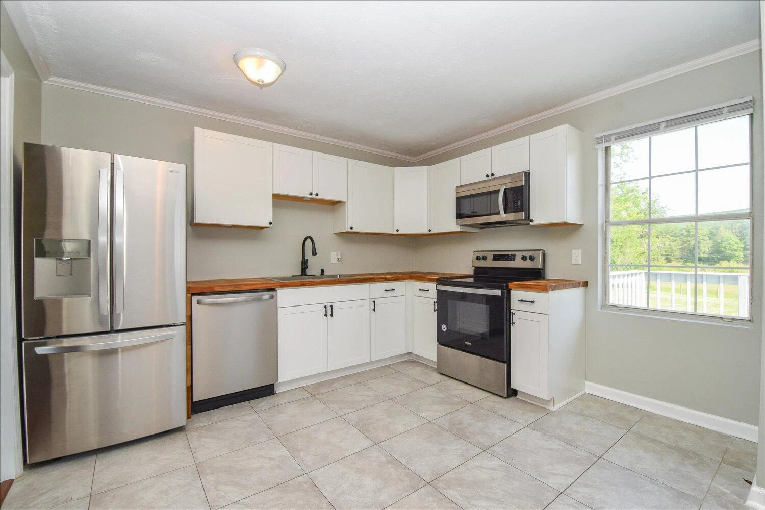 938 Boulder LN - Photo 6