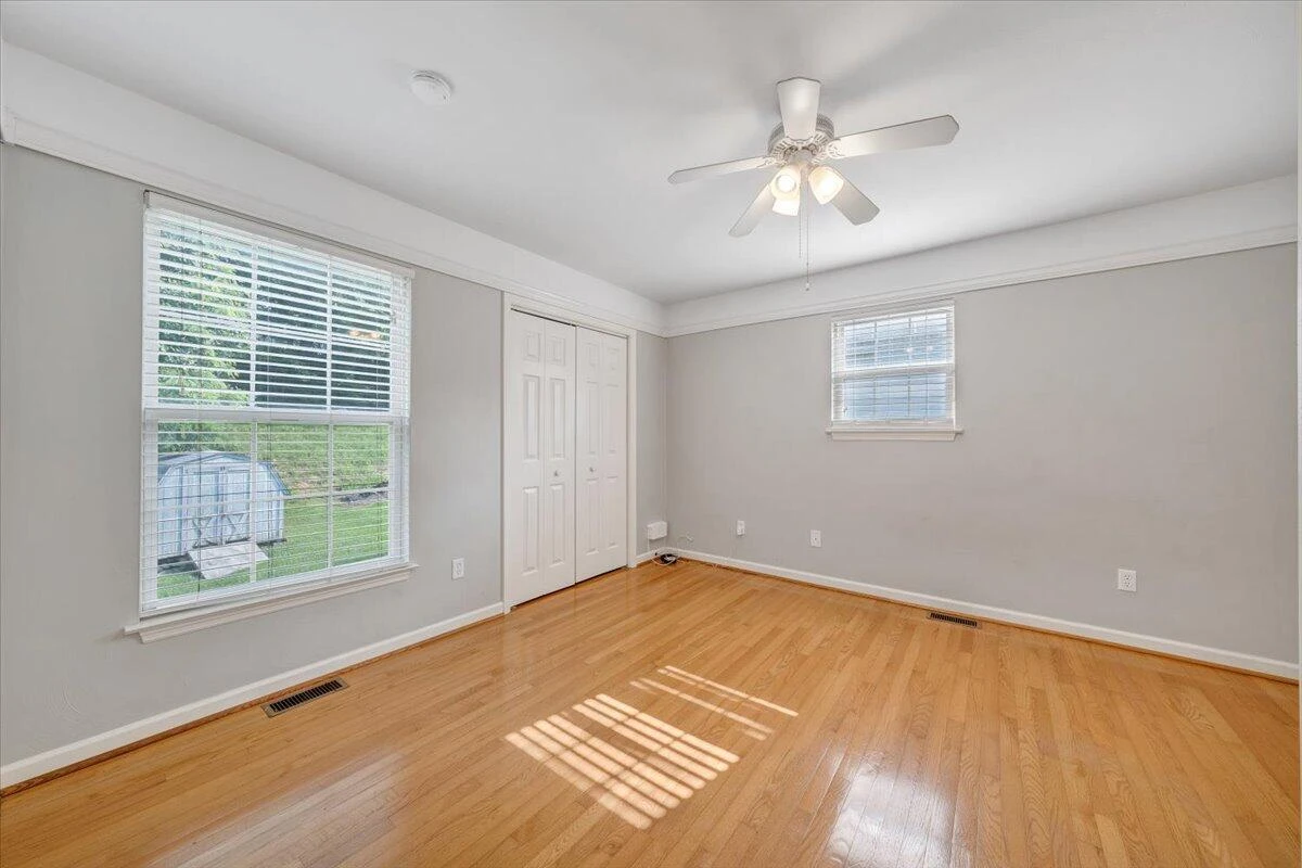 715 Stonewall ST - Photo 12