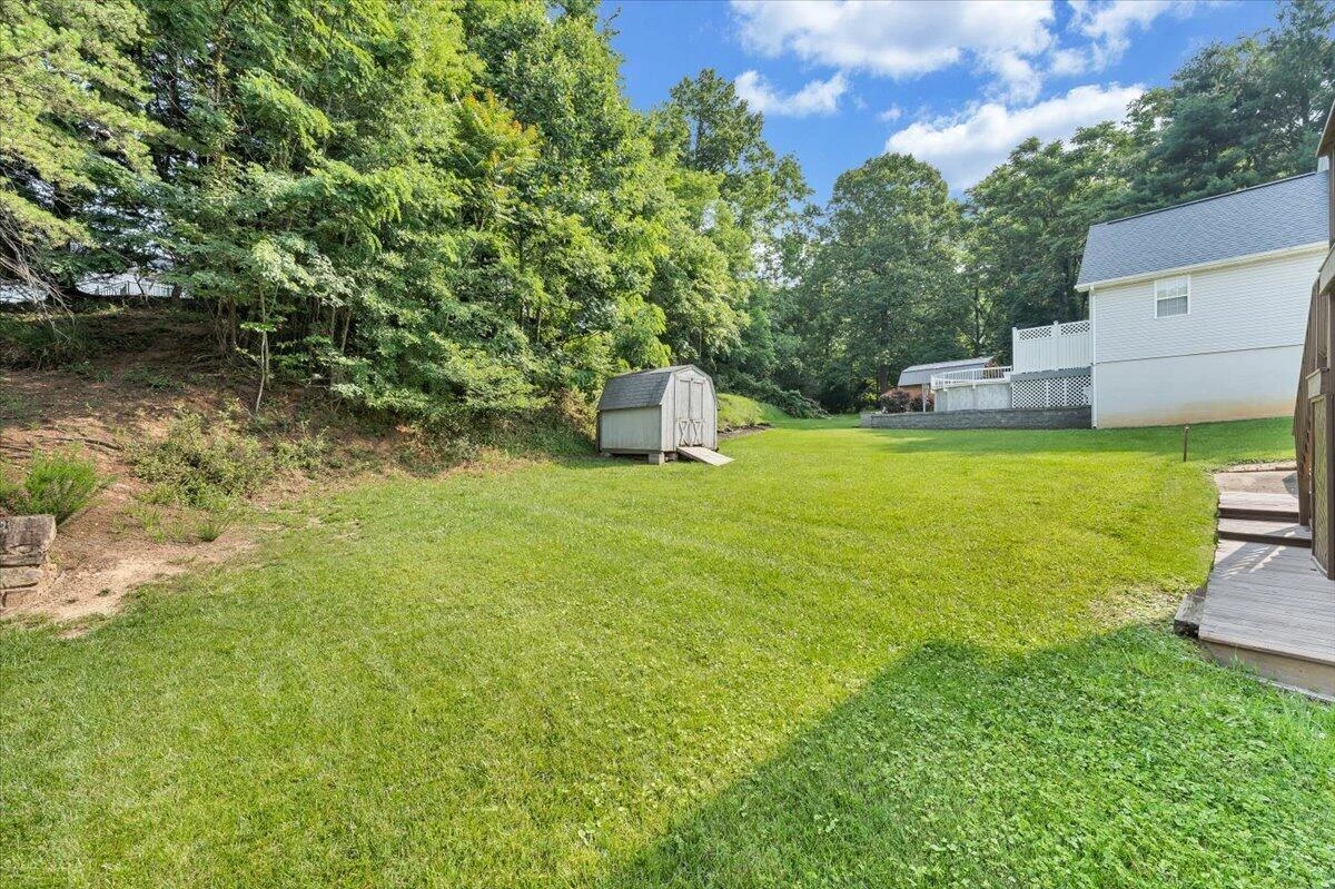 715 Stonewall ST - Photo 33