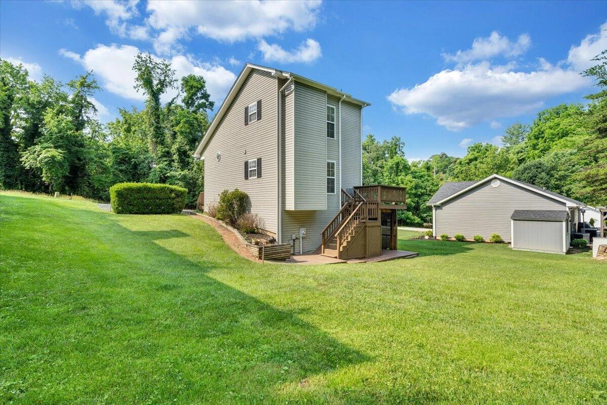 715 Stonewall ST - Photo 37