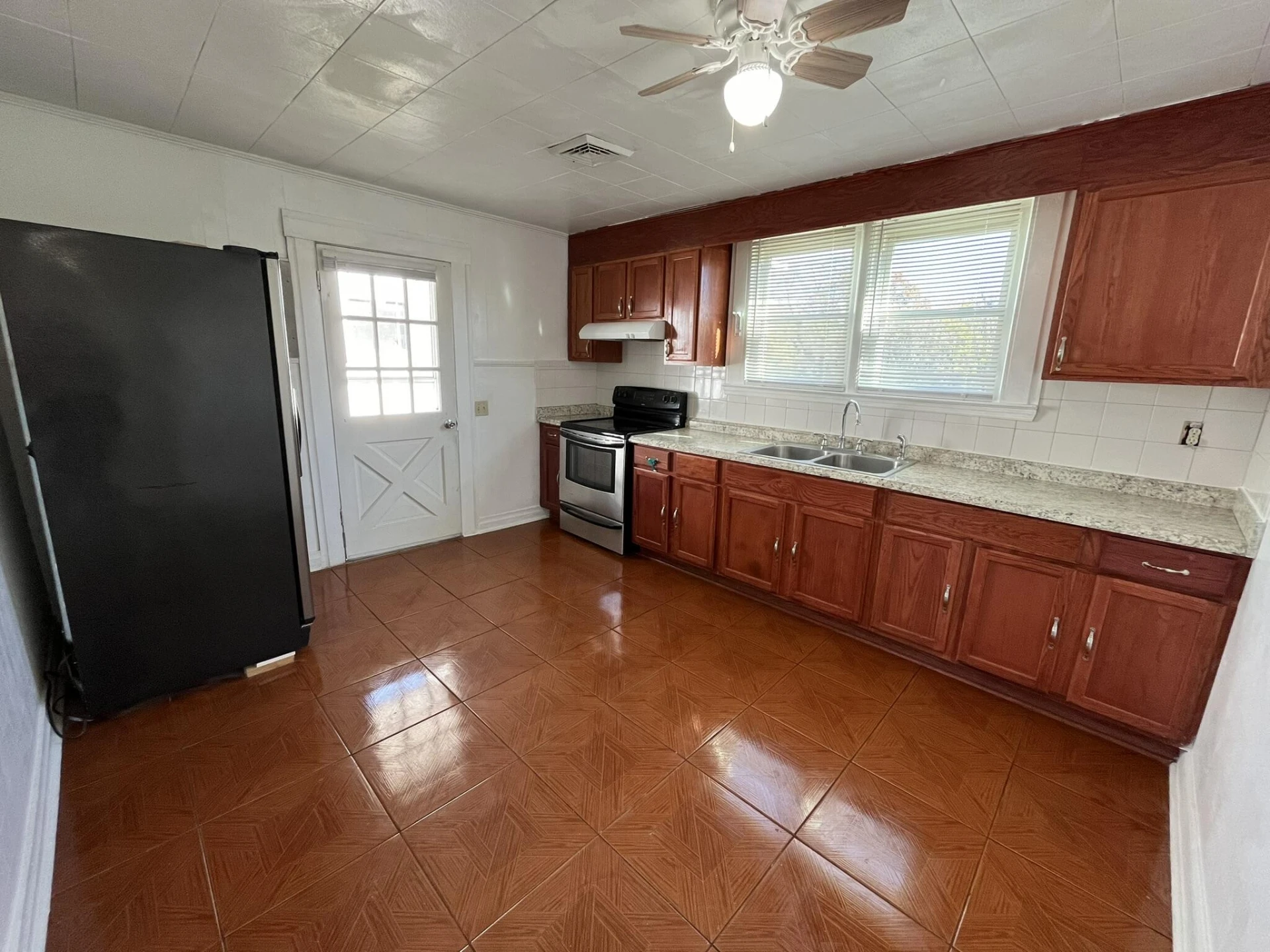 1180 North Main ST - Photo 4