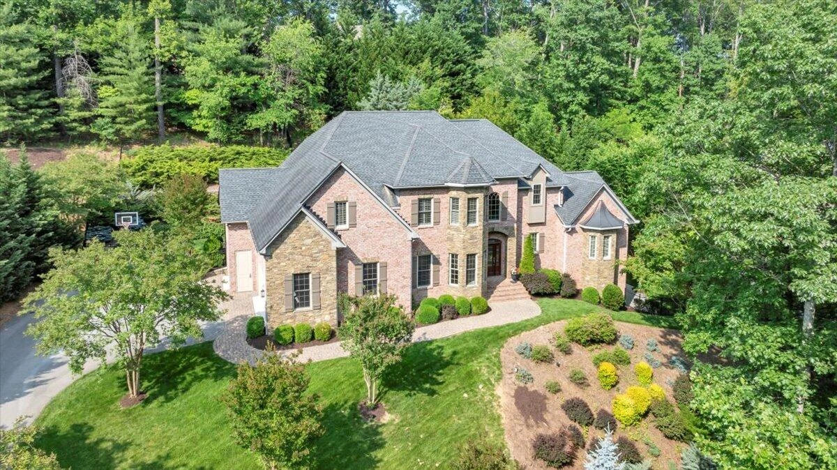 6491 Hidden Woods DR