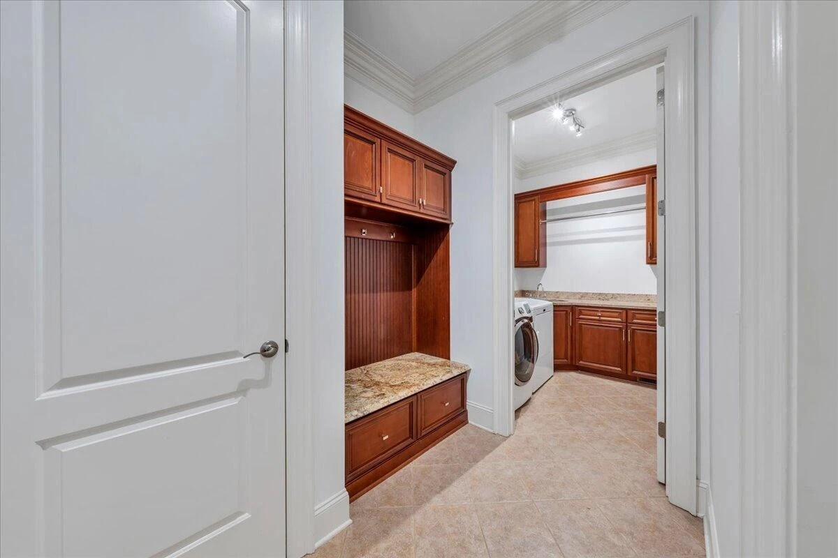 6491 Hidden Woods DR - Photo 20