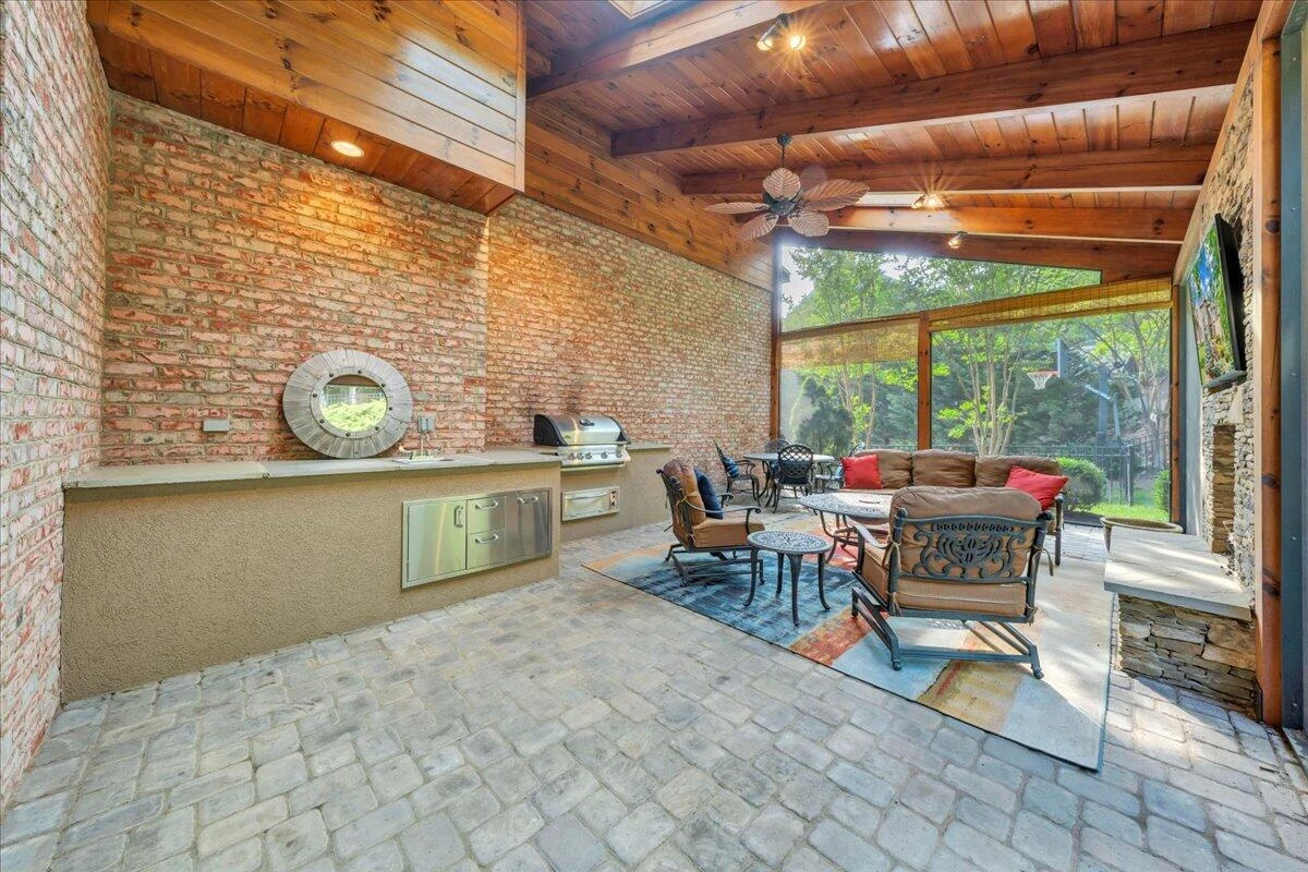 6491 Hidden Woods DR - Photo 5