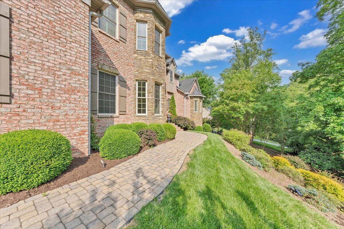 6491 Hidden Woods DR - Photo 9