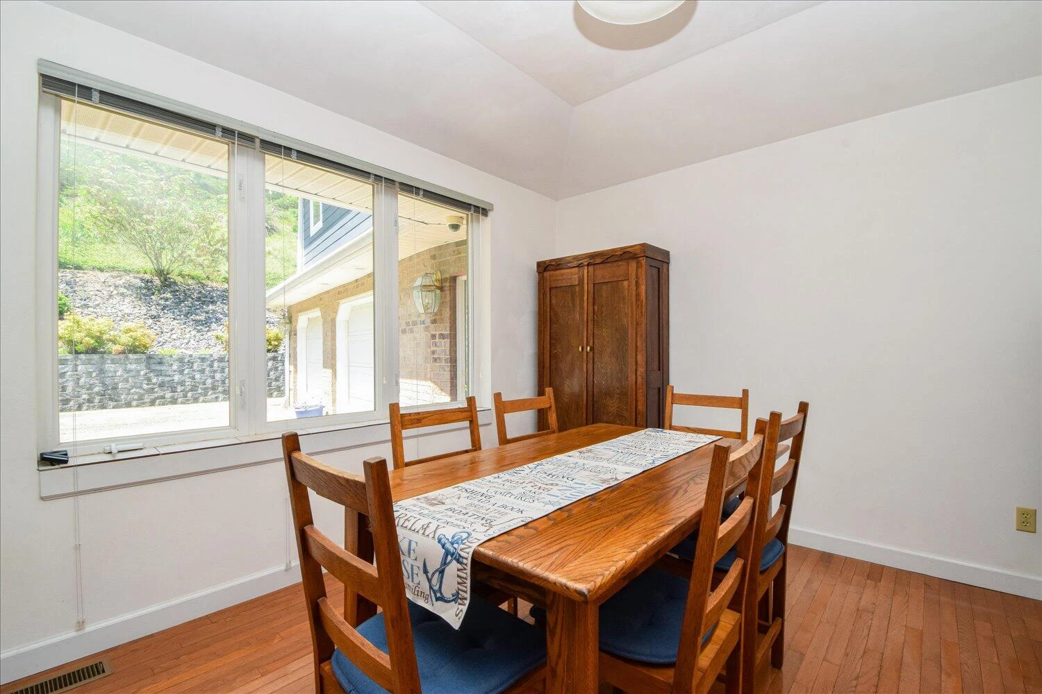 285 Dixon DR - Photo 12