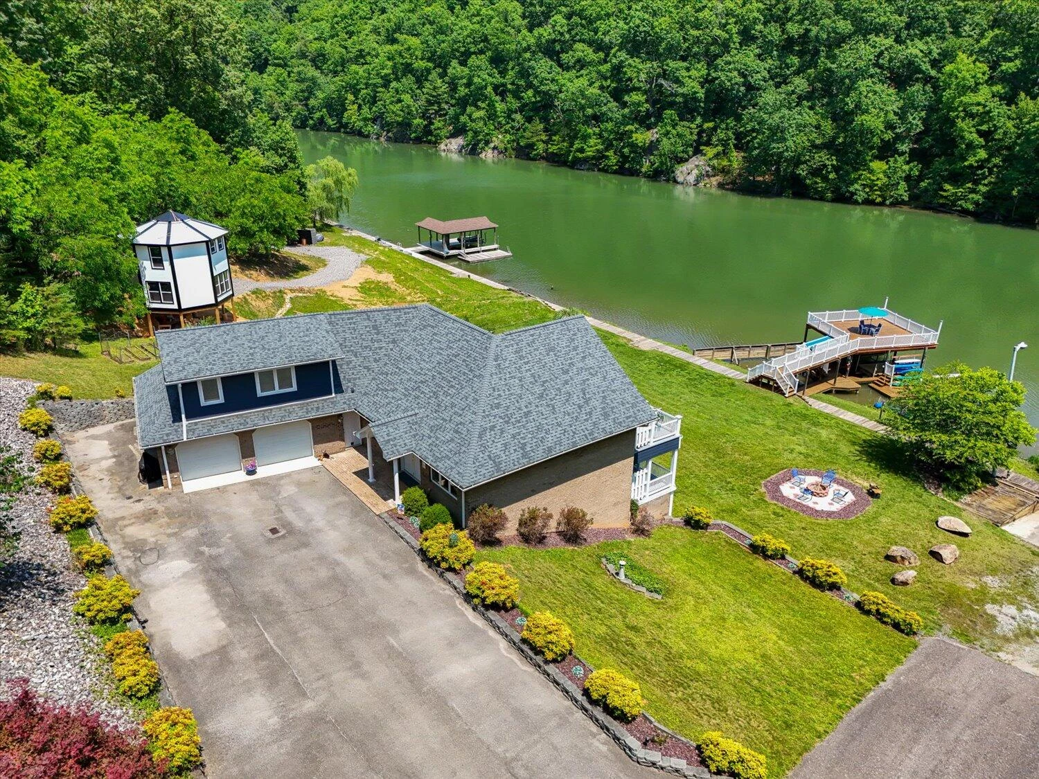 285 Dixon DR - Photo 2