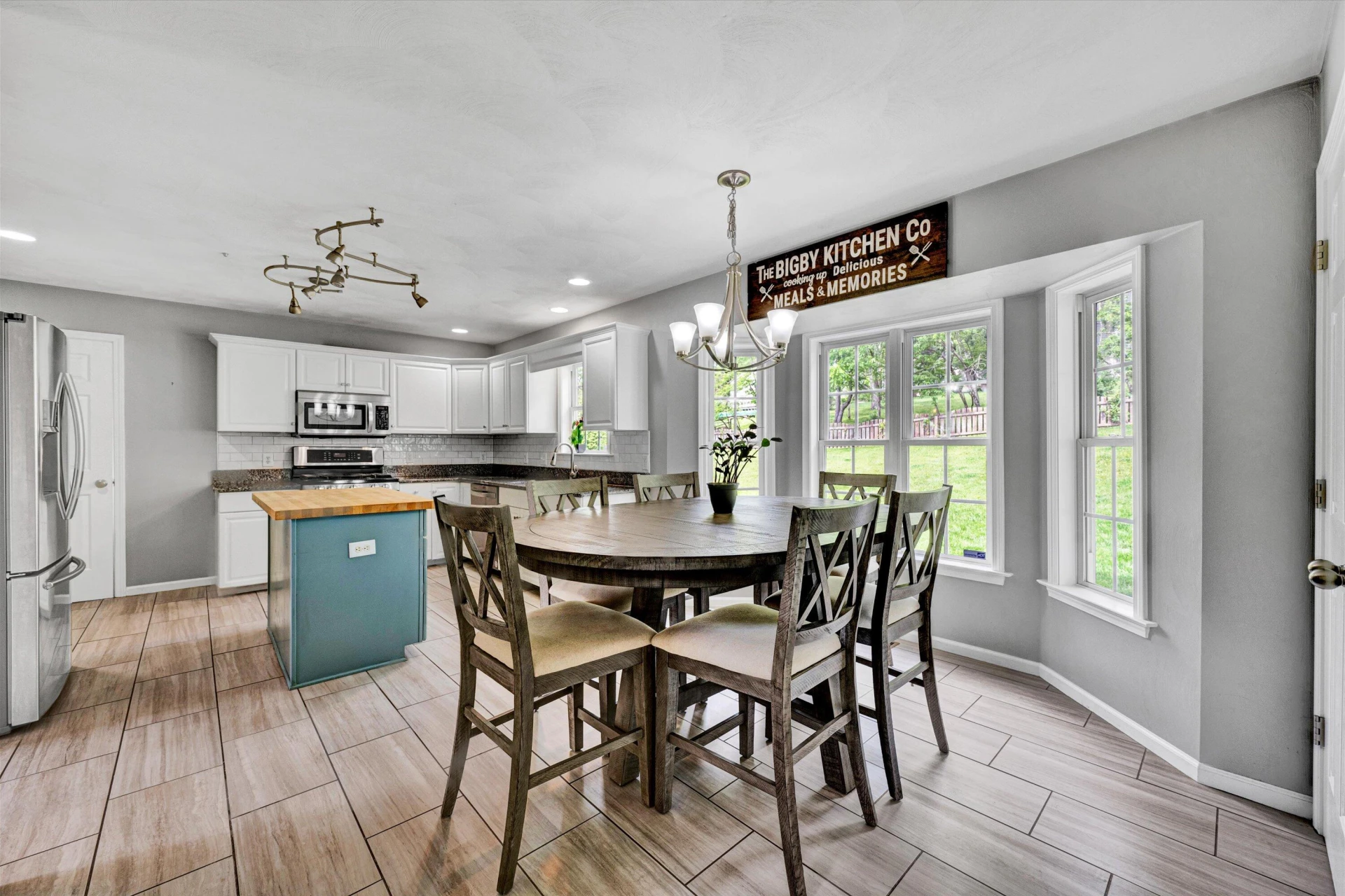 135 Sapphire AVE - Photo 14