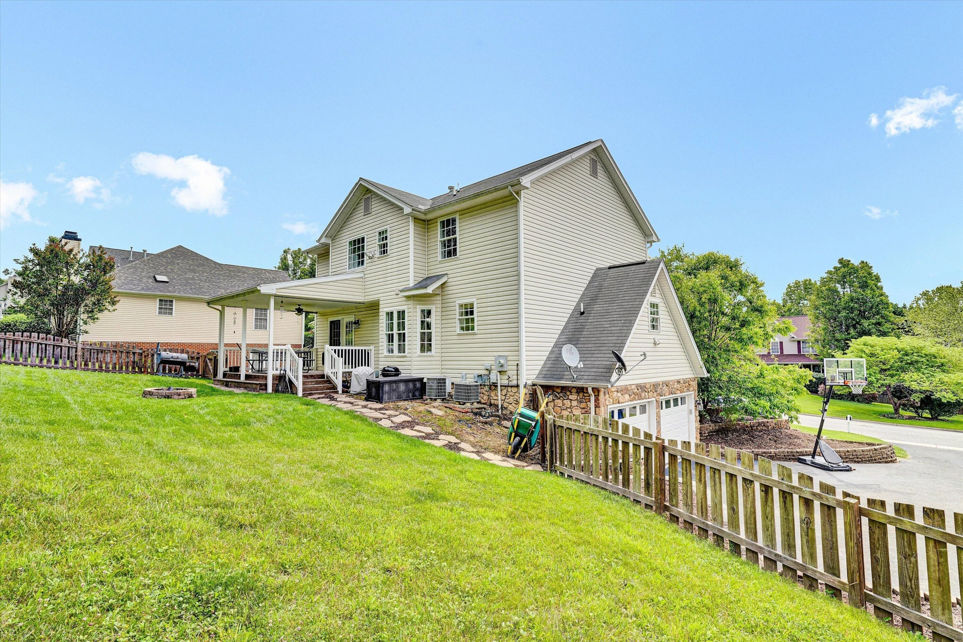 135 Sapphire AVE - Photo 45