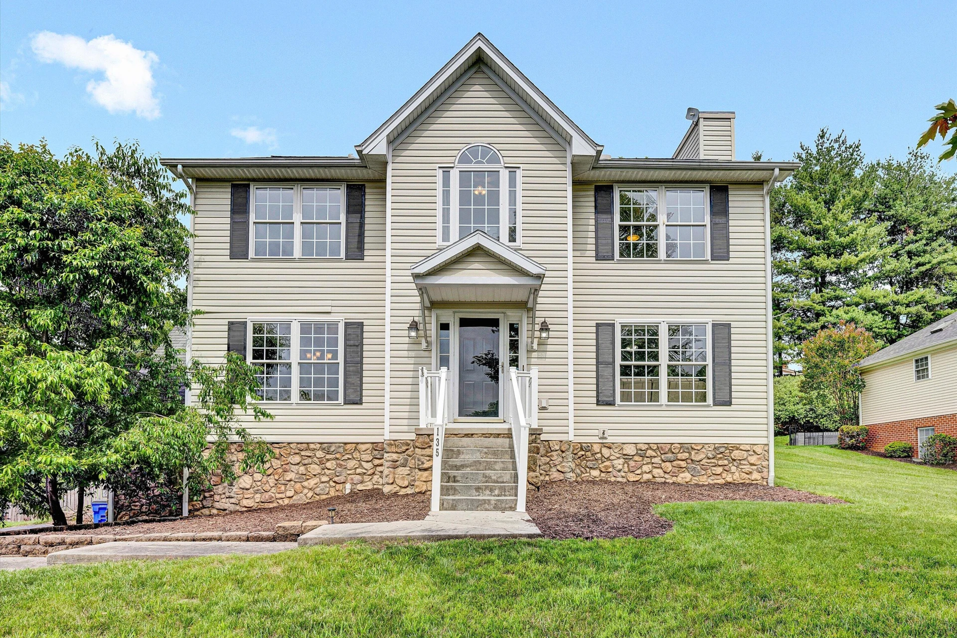 135 Sapphire AVE - Photo 49