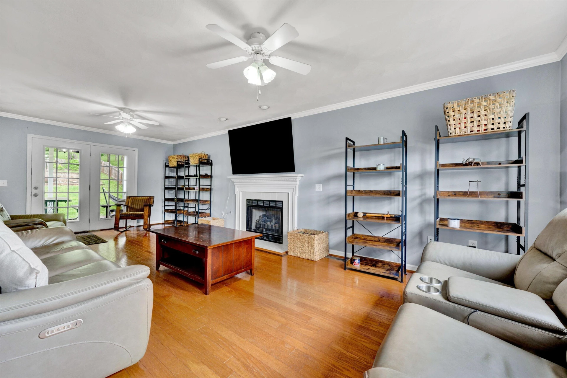 135 Sapphire AVE - Photo 9
