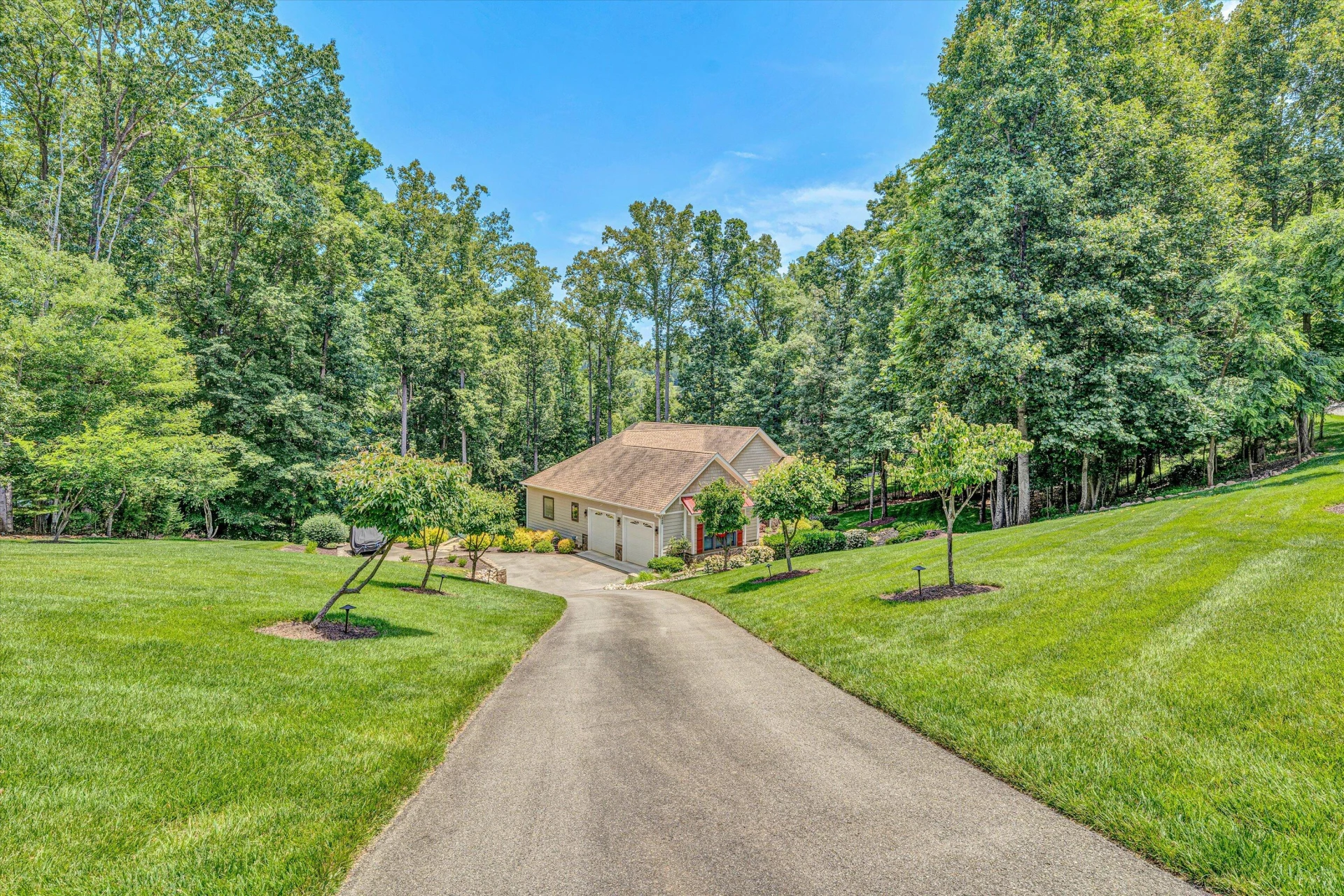 480 Winding Waters DR - Photo 67