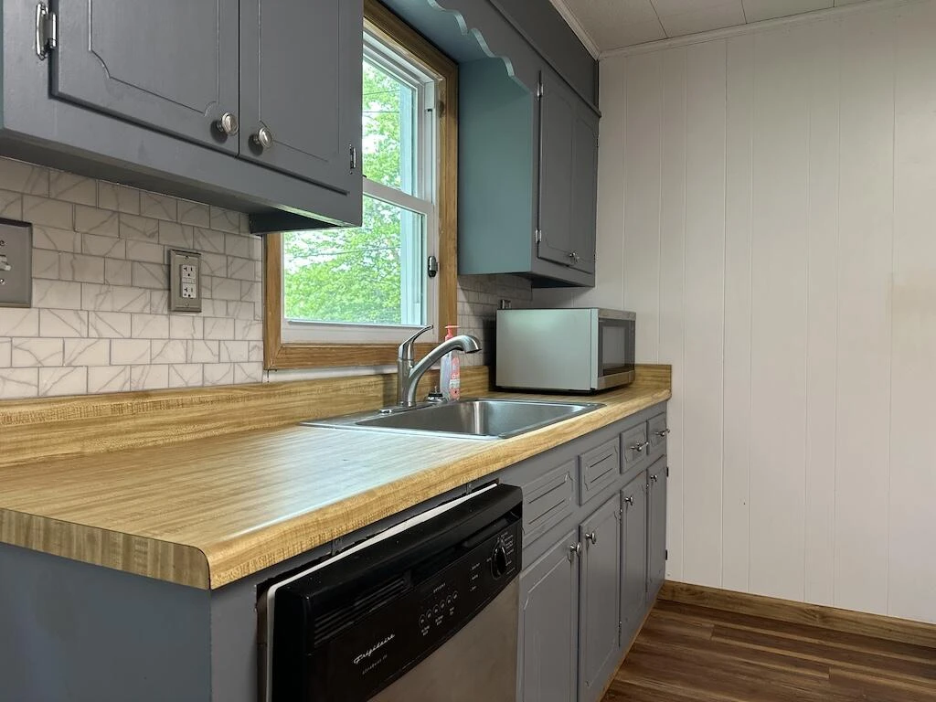 2638 Castleton RD - Photo 10