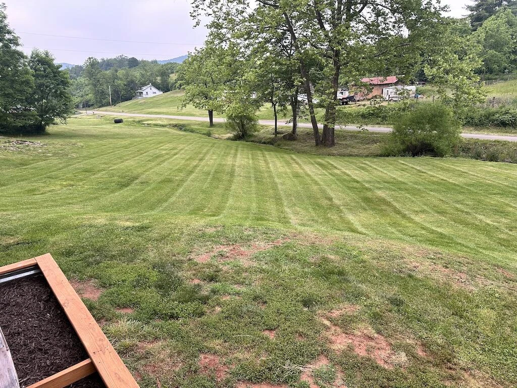 2638 Castleton RD - Photo 3