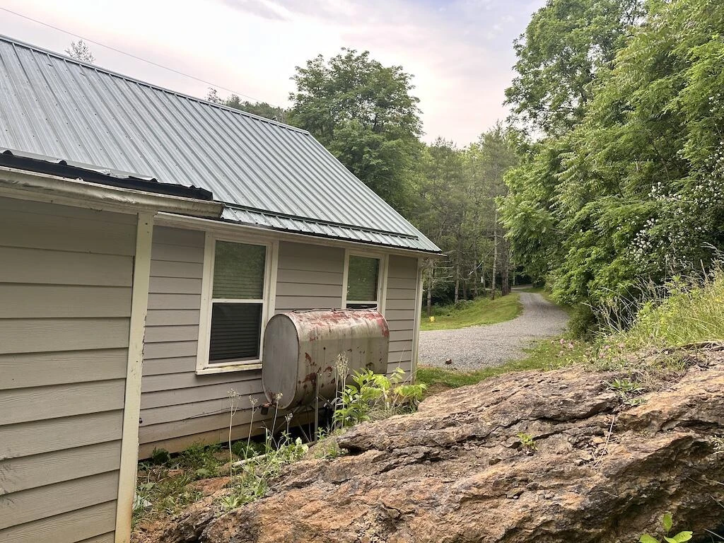 2638 Castleton RD - Photo 41