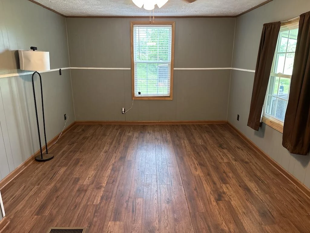 2638 Castleton RD - Photo 5