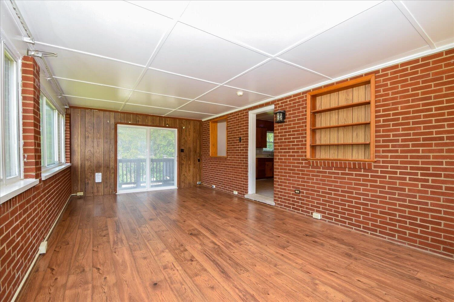 1008 Ridgecrest DR - Photo 9