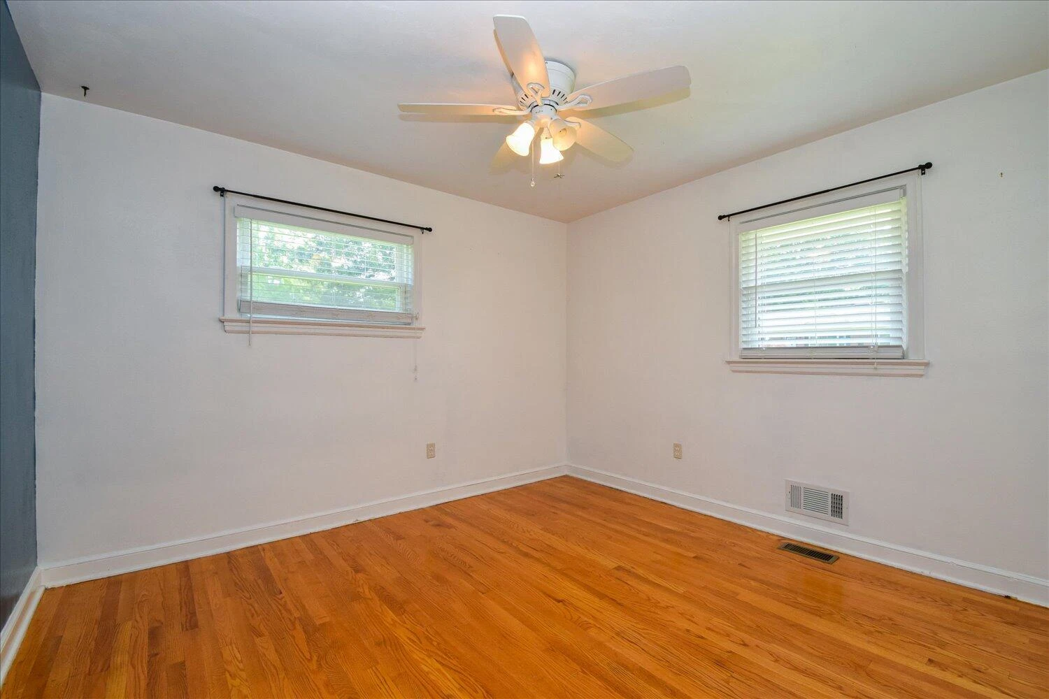1008 Ridgecrest DR - Photo 11