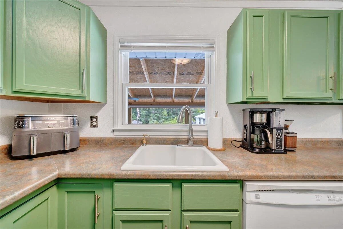 1405 Linden AVE - Photo 12