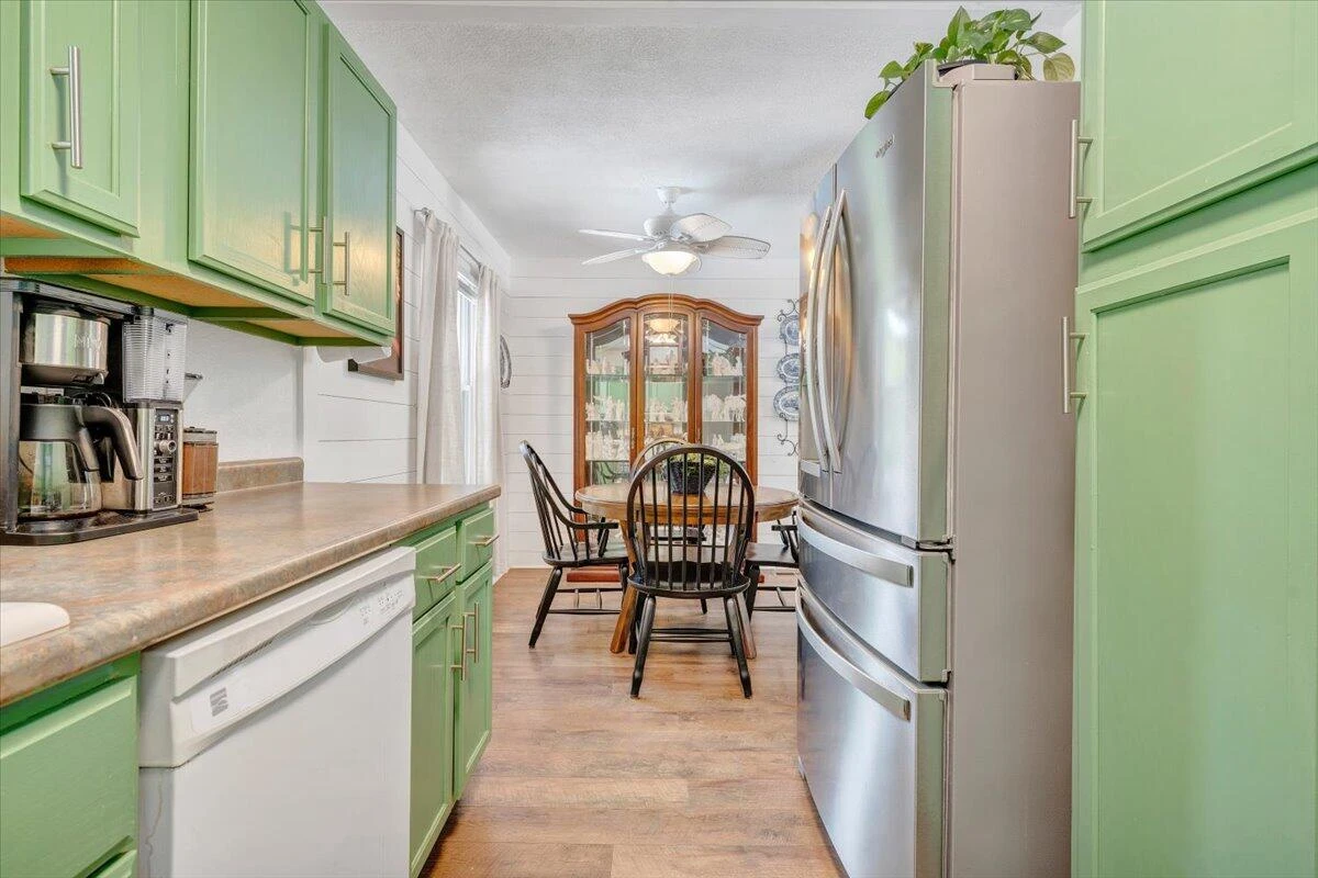 1405 Linden AVE - Photo 13