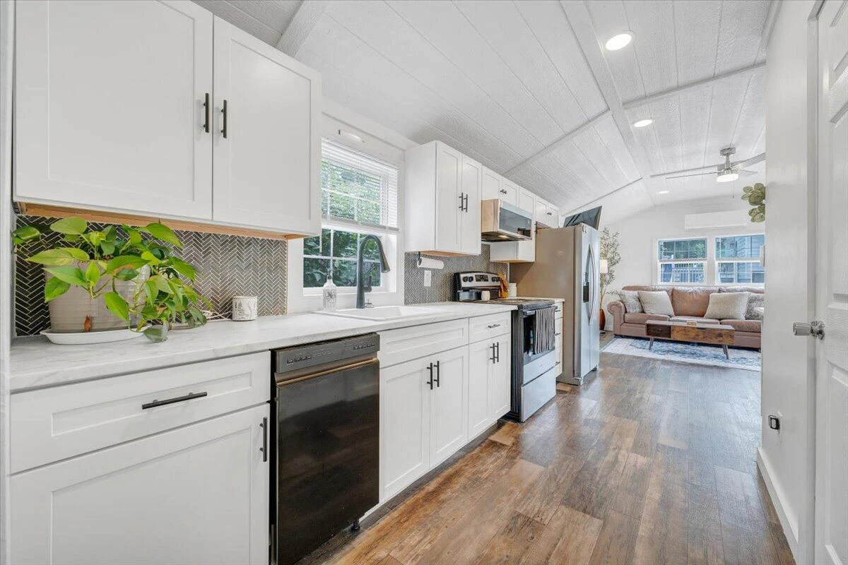 1405 Linden AVE - Photo 29
