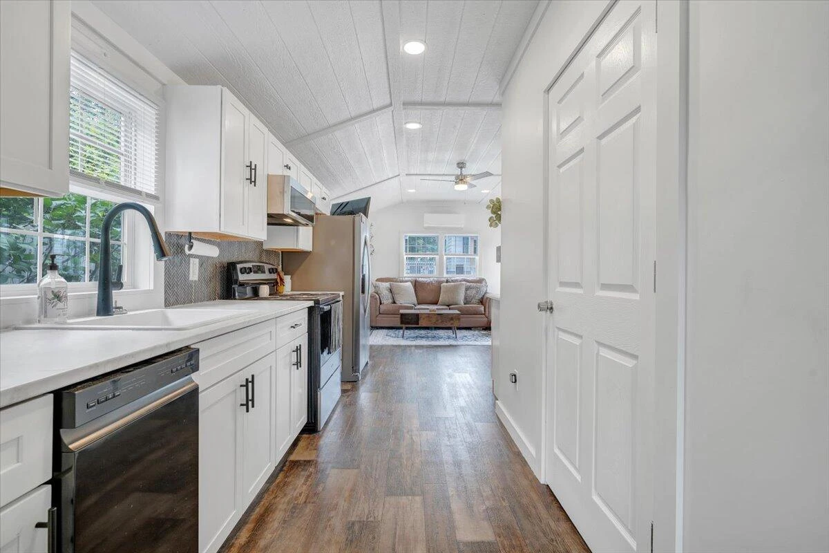 1405 Linden AVE - Photo 30