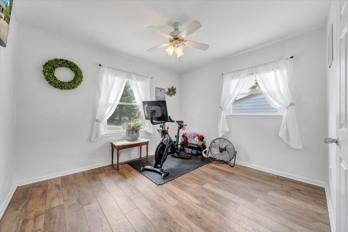 1405 Linden AVE - Photo 43
