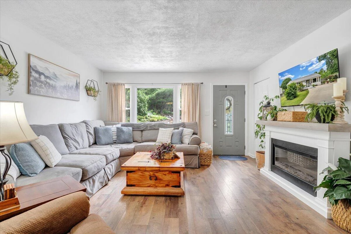 1405 Linden AVE - Photo 6