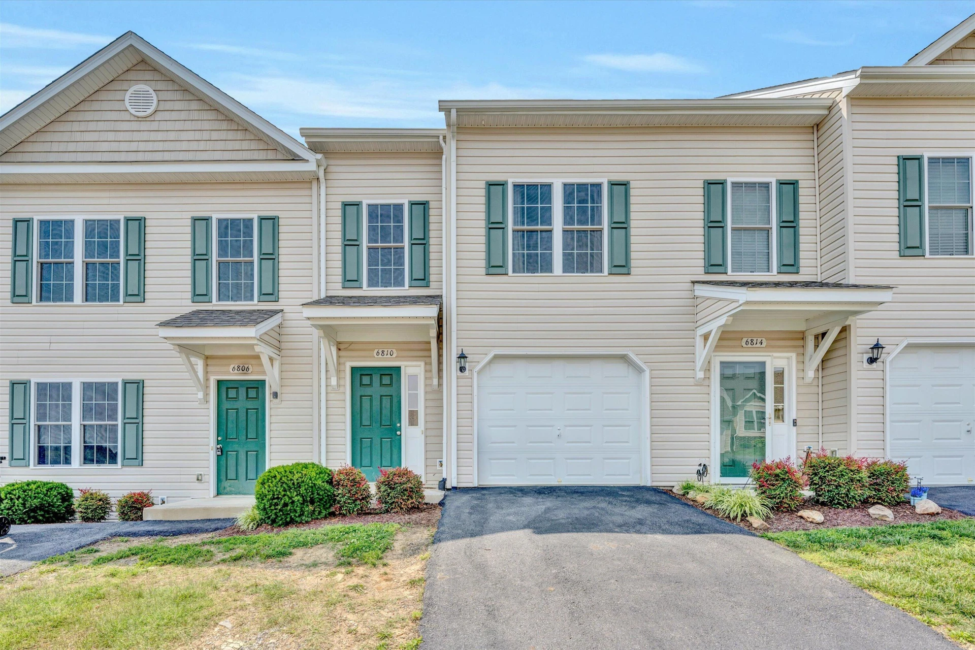 6810 Village Green DR