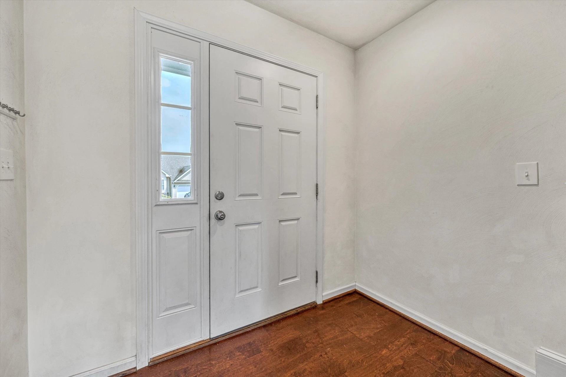 6810 Village Green DR - Photo 2
