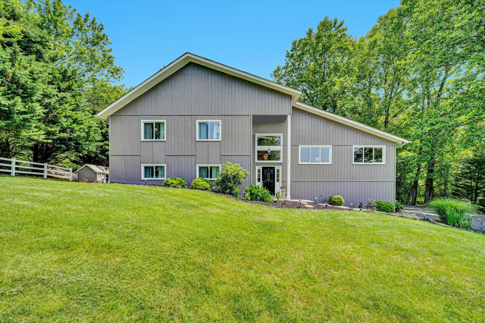 5924 Landview DR
