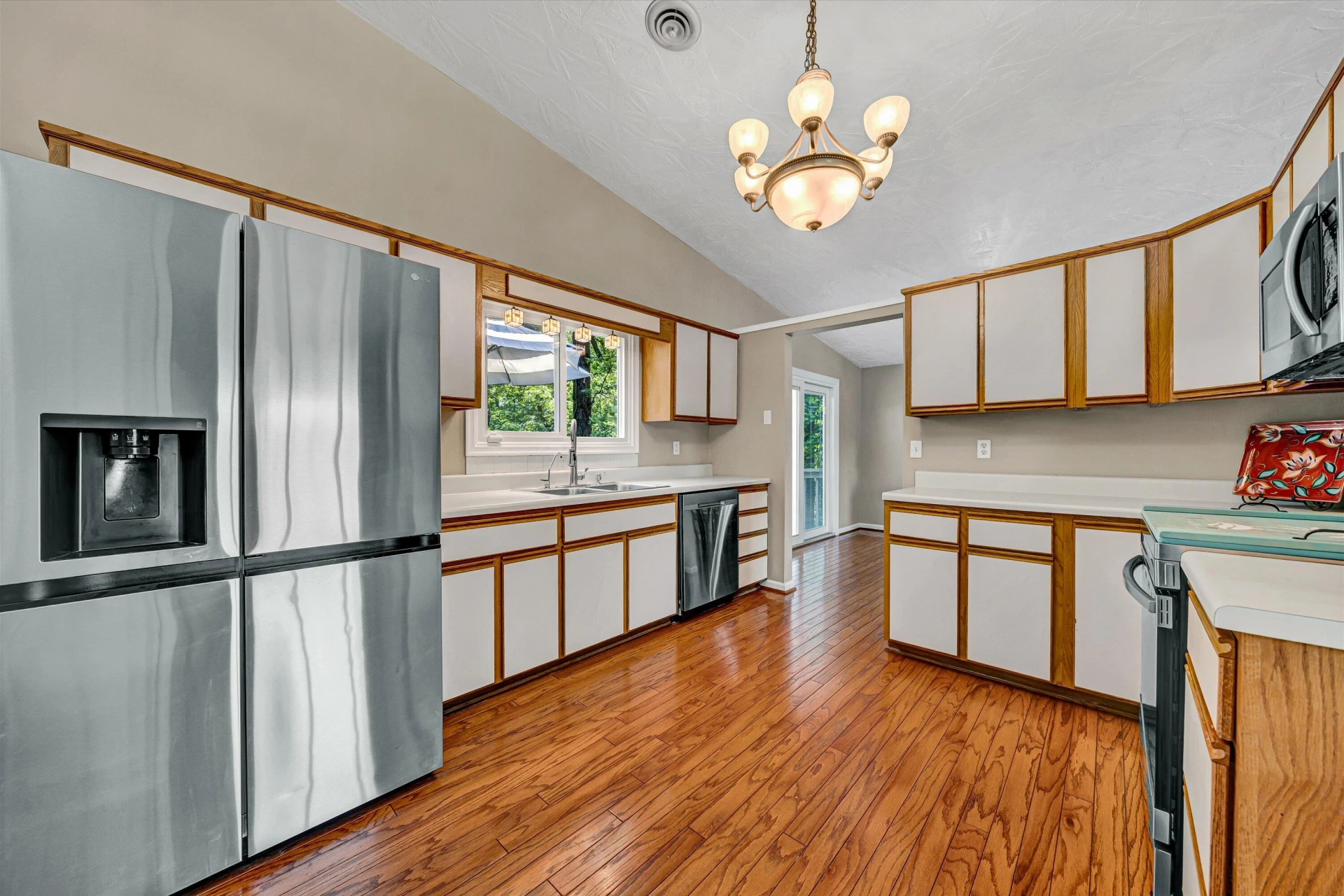 5924 Landview DR - Photo 10