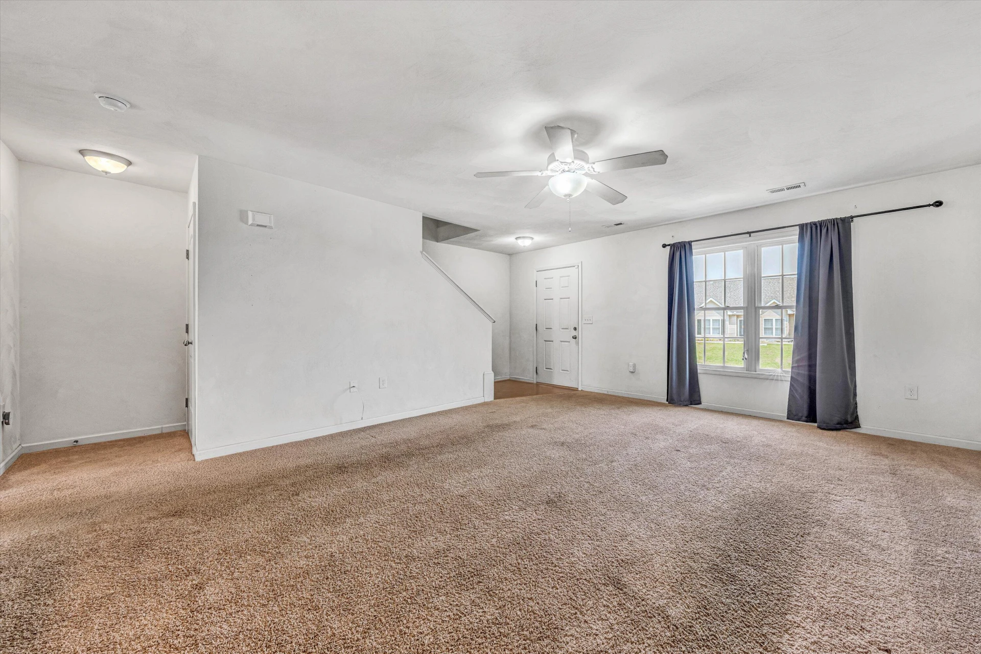 6806 Village Green DR - Photo 3