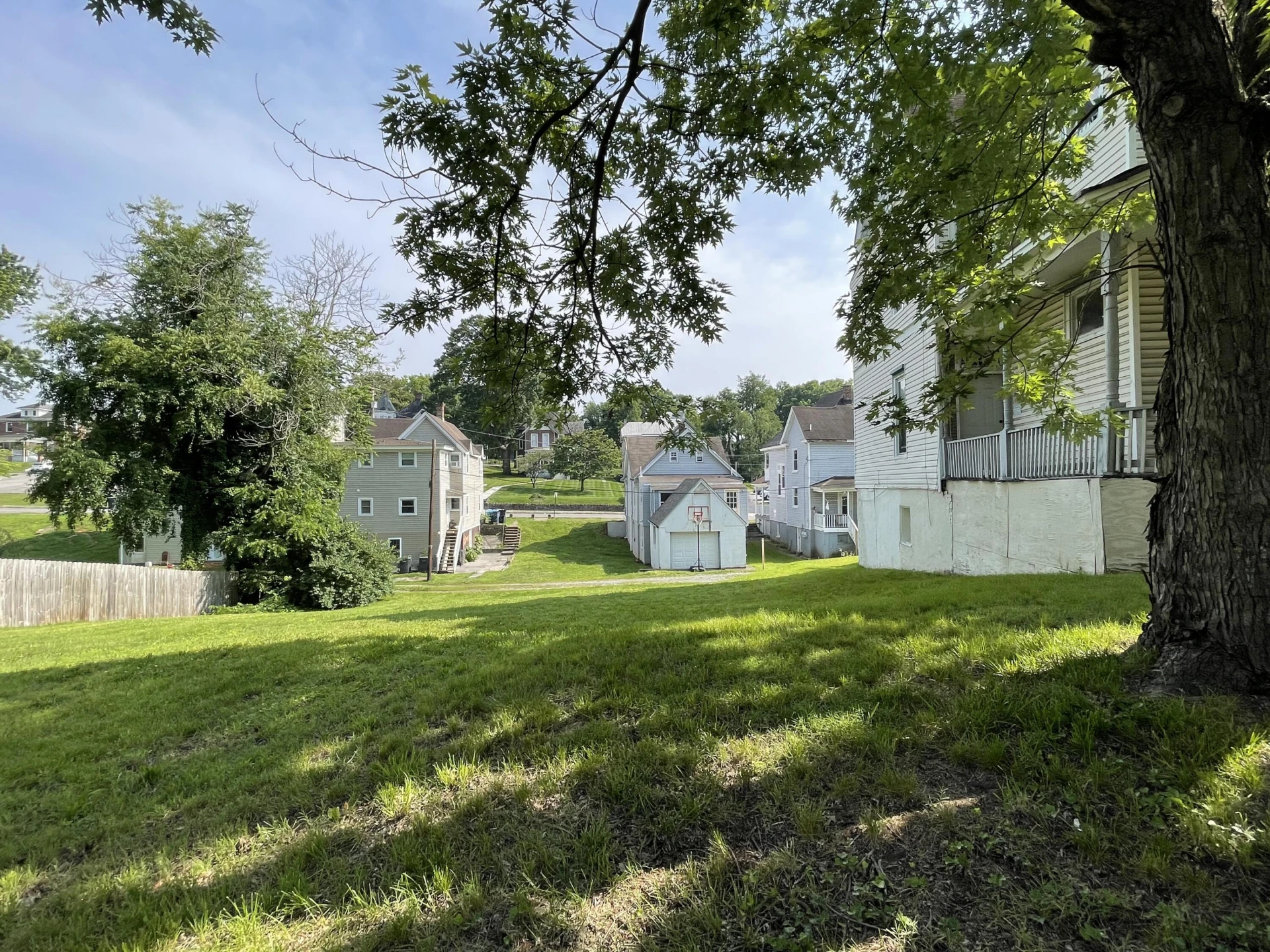832 Patterson AVE - Photo 10
