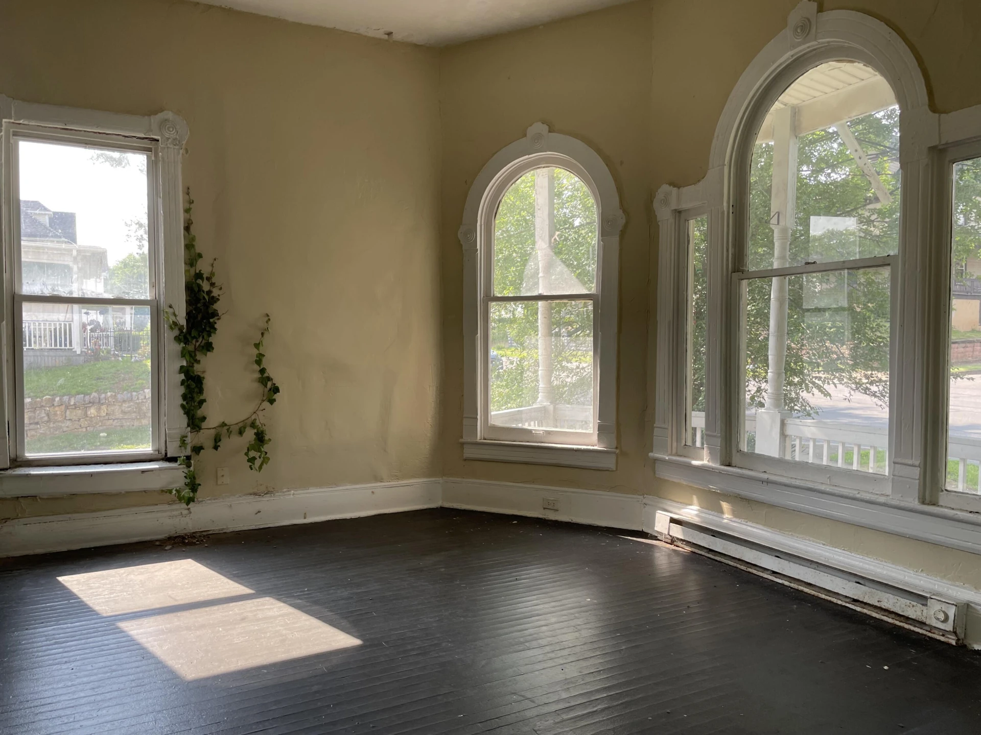 832 Patterson AVE - Photo 6