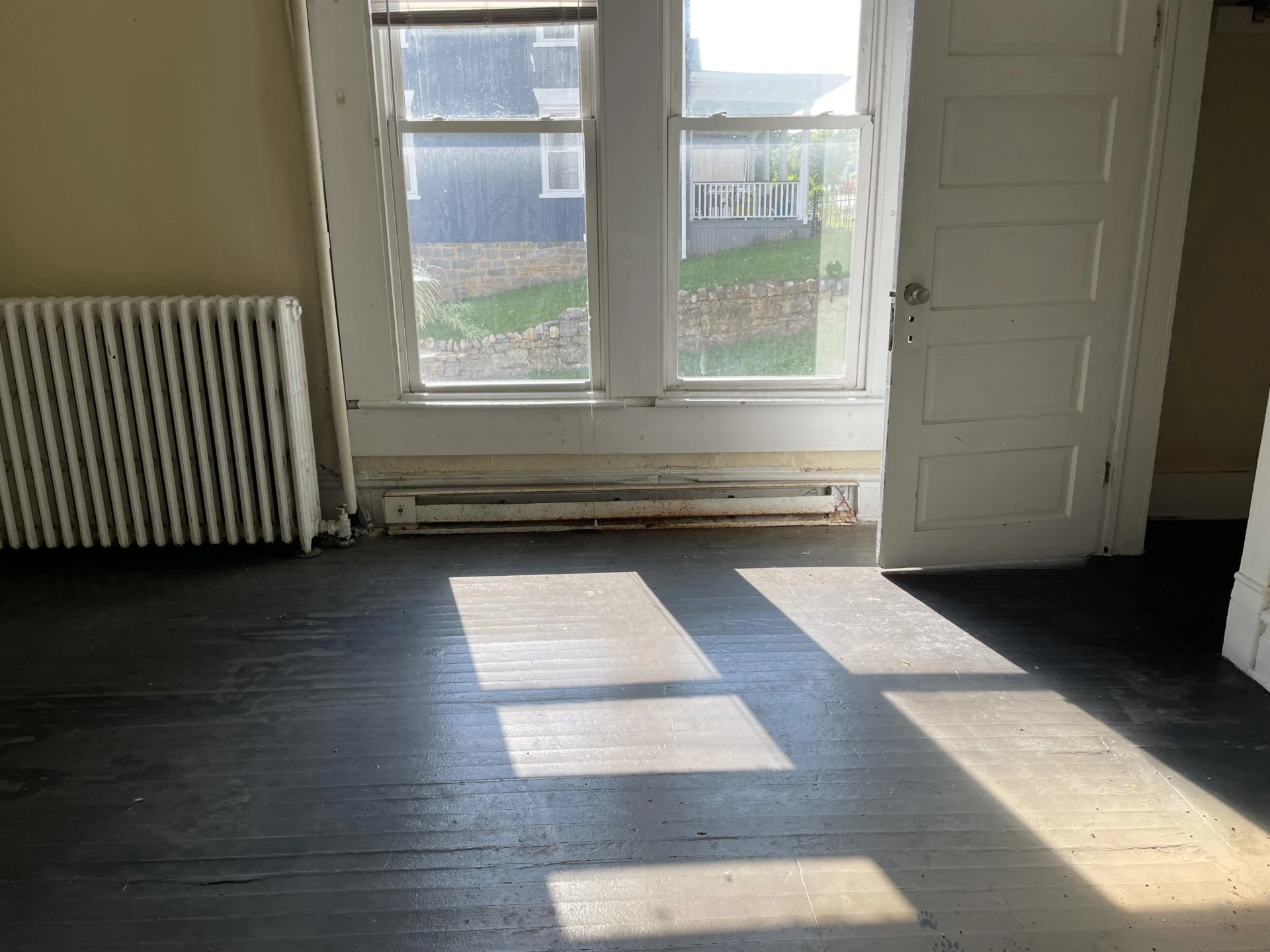 832 Patterson AVE - Photo 8