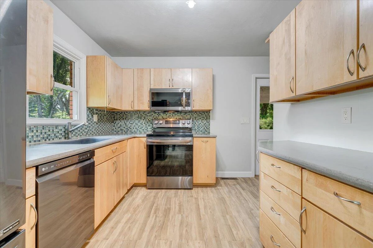 3271 Rasmont RD - Photo 10