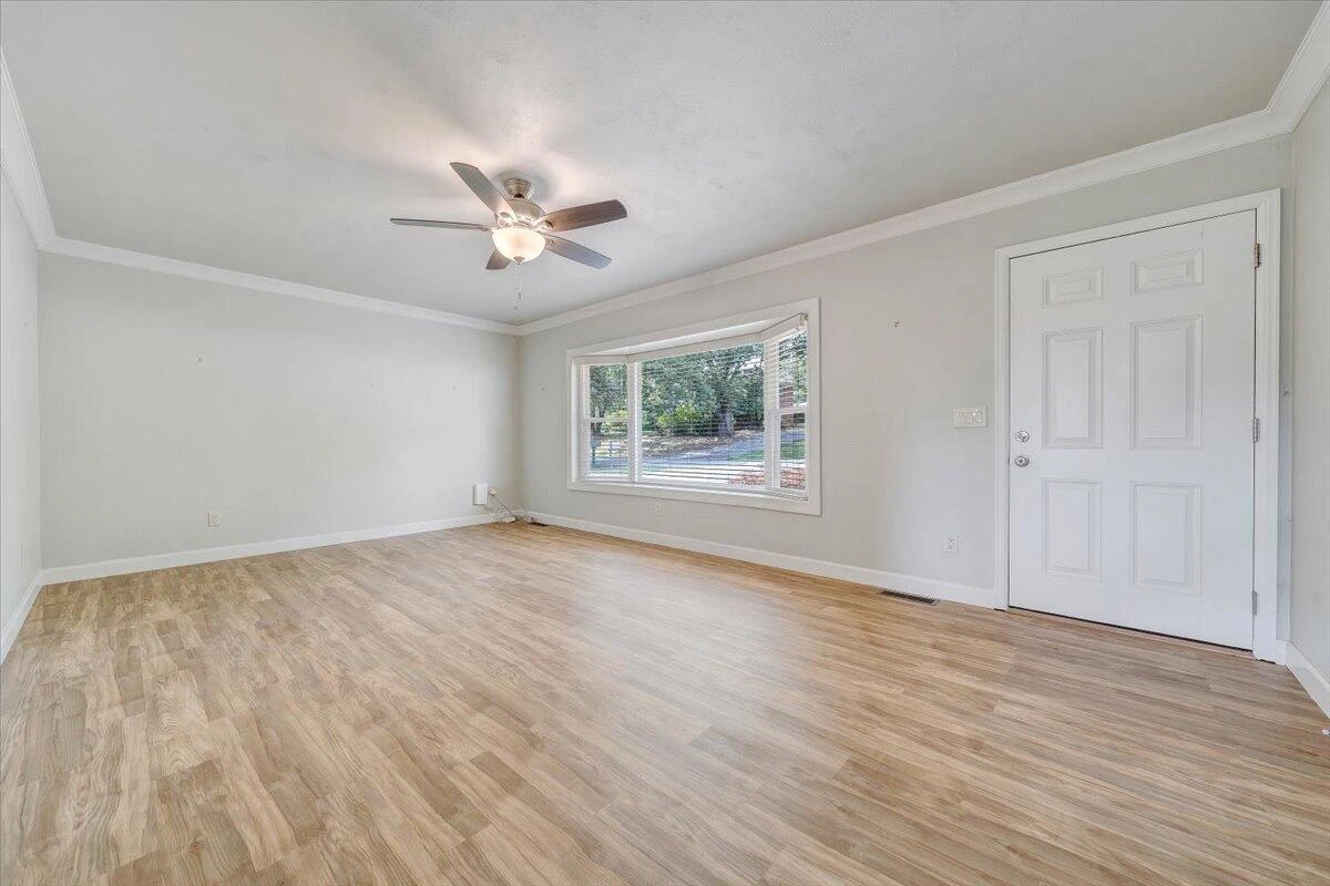 3271 Rasmont RD - Photo 4