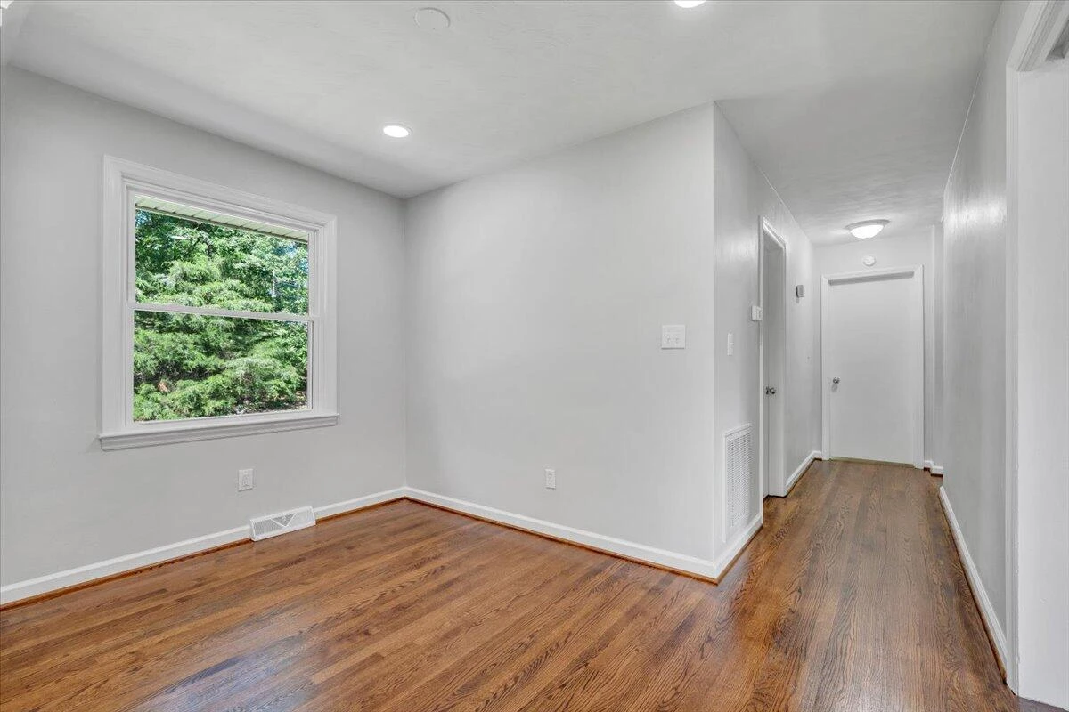 533 Oak DR - Photo 11