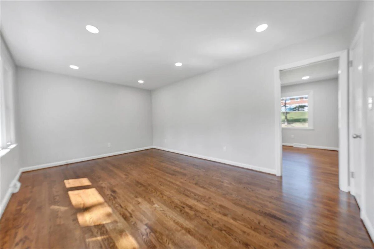 533 Oak DR - Photo 2