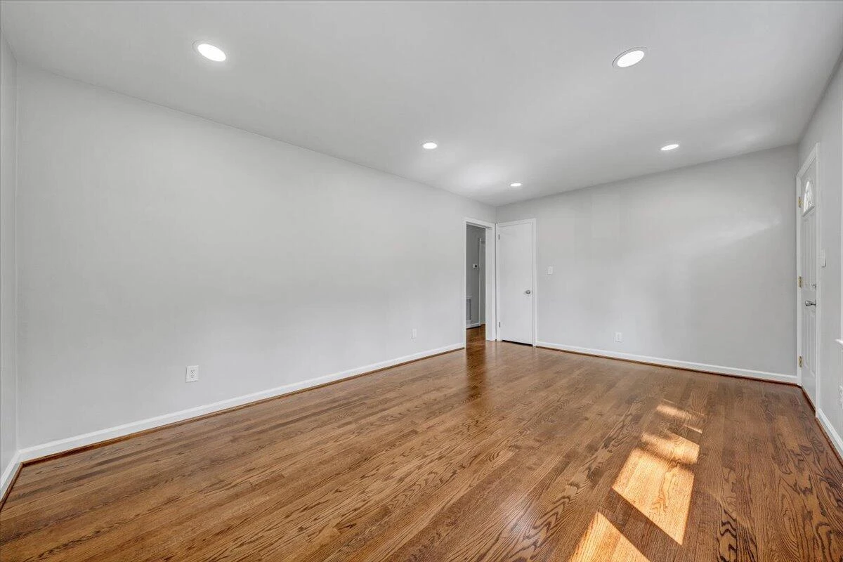 533 Oak DR - Photo 3