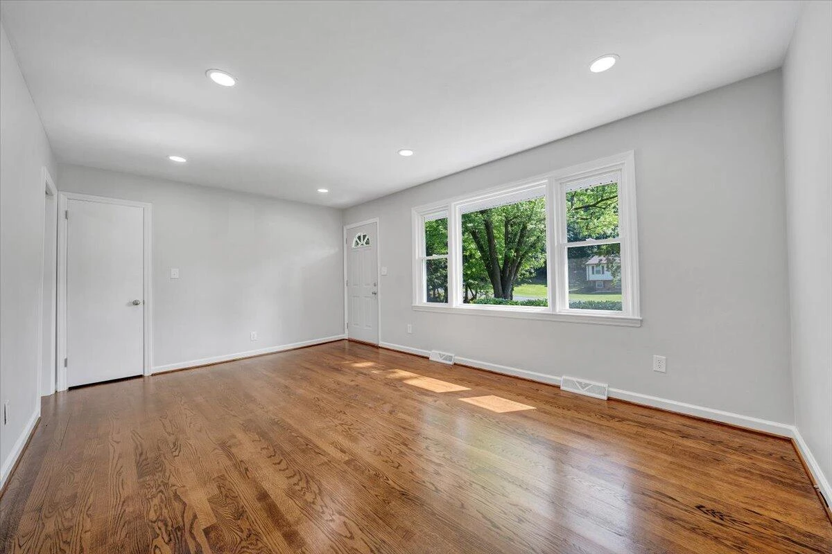 533 Oak DR - Photo 4